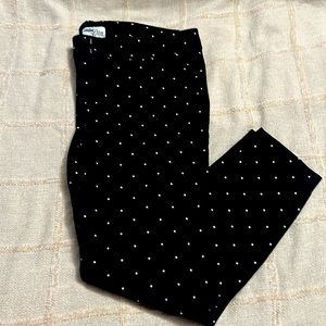Old navy capri black and white dot reg standard size 4